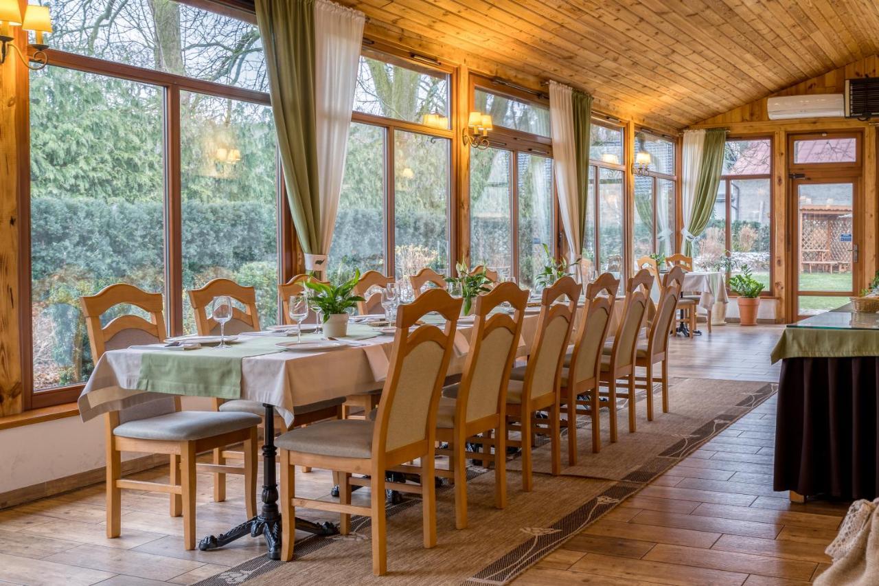 Pensjonat Dworek Polski Chojno  Exteriör bild